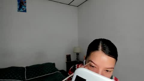 Kendal online show from December 19, 3:30 pm