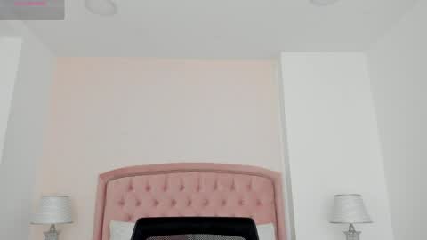 Kendall online show from November 22, 6:23 am