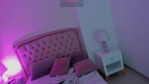 Kendall online show from February 7, 11:14 am