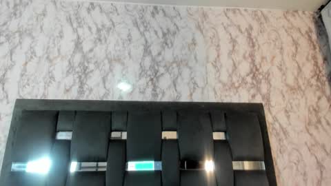 Kendall online show from December 28, 7:55 am