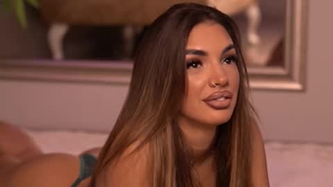 Kendal online show from September 23, 6:00 pm