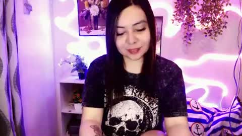 Snapshot of kendall_snow chatting on July 1, 4:29 pm kendall_snow online show from July 1, 4:29 pm