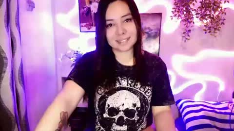 Snapshot of kendall_snow chatting on July 5, 4:41 am kendall_snow online show from July 5, 4:41 am