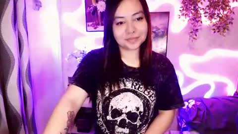 Snapshot of kendall_snow chatting on July 8, 9:19 pm kendall_snow online show from July 8, 9:19 pm