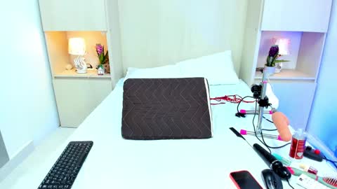 Kendal online show from December 27, 8:50 pm