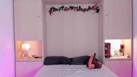 Kendal online show from September 23, 12:30 pm