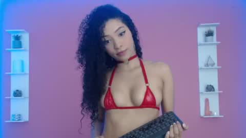 Snapshot of kendallrush2 chatting on December 12, 9:58 pm Kendall Rush online show from December 12, 9:58 pm