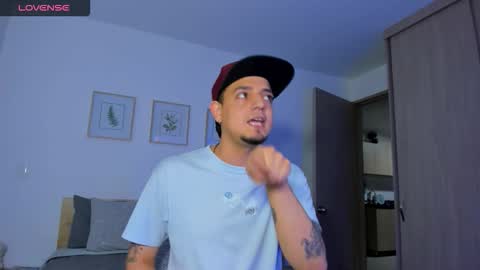 kendel_dimitri online show from November 27, 2:35 am