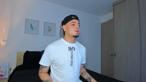 kendel_dimitri online show from December 19, 4:41 am