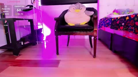 Snapshot of kendra_bailey chatting on April 18, 7:18 pm Kendra Bailey online show from April 18, 7:18 pm