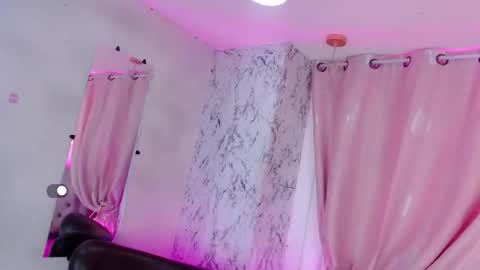 Snapshot of kendra_diaz chatting on January 22, 3:20 am K E N D R A online show from January 22, 3:20 am