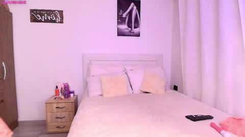 Snapshot of kendra_jhonson chatting on February 23, 3:02 am sweet kendra online show from February 23, 3:02 am