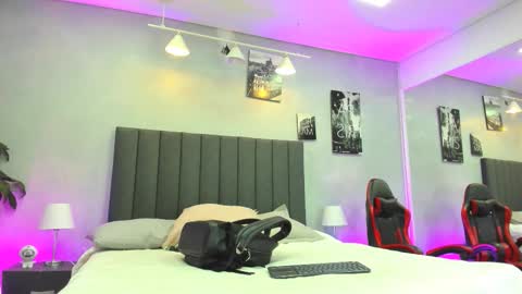 Kendra London online show from March 13, 11:28 am