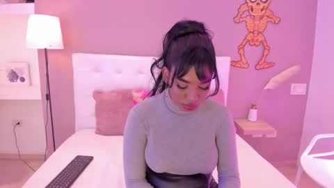 kendrachavez_ online show from November 7, 9:37 pm