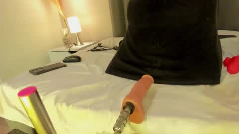 kendrachavez_ online show from November 14, 12:53 am