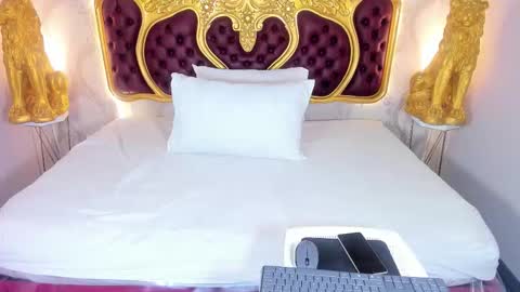 Kendral  online show from October 19, 4:35 am