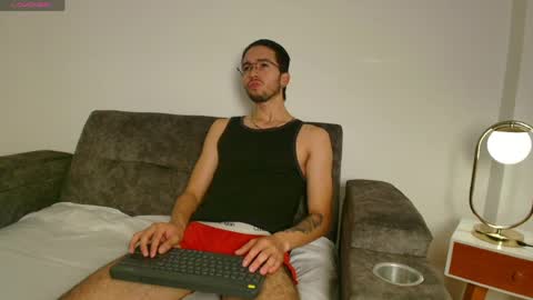 Snapshot of kendy_lians chatting on April 1, 12:06 pm Kendy Lians online show from April 1, 12:06 pm