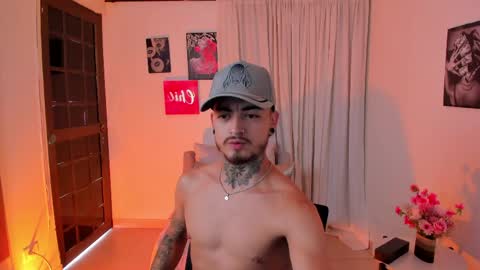 Snapshot of keneth_collins chatting on May 11, 12:55 pm keneth_collins online show from May 11, 12:55 pm