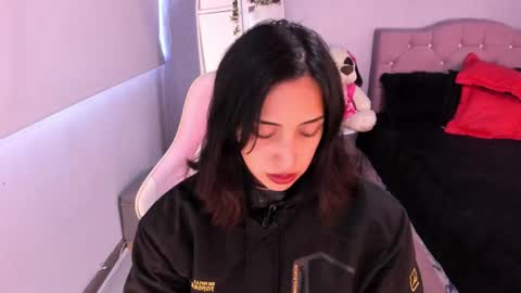 Snapshot of kenia_thompson01 chatting on December 19, 11:39 am 01 online show from December 19, 11:39 am