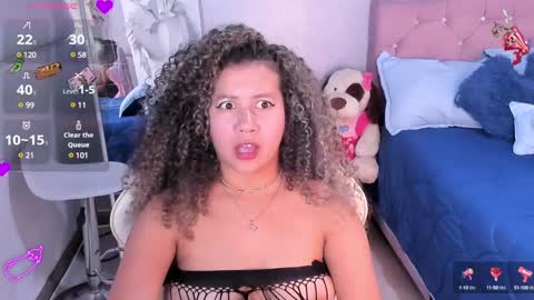Snapshot of kenia_thompson01 chatting on February 19, 9:14 pm 01 online show from February 19, 9:14 pm