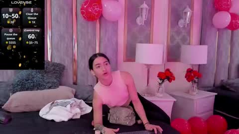 Snapshot of keniavelvet_ chatting on February 17, 1:40 pm keniavelvet online show from February 17, 1:40 pm