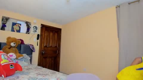 Snapshot of keniia_riizz chatting on June 27, 6:57 pm Kenia online show from June 27, 6:57 pm