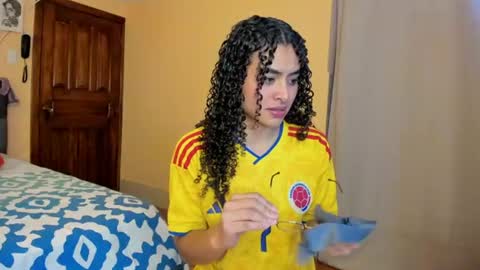 Snapshot of keniia_riizz chatting on July 7, 8:35 pm Kenia online show from July 7, 8:35 pm
