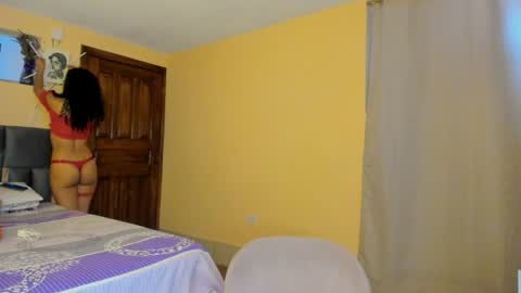 Snapshot of keniia_riizz chatting on July 17, 6:13 pm Kenia online show from July 17, 6:13 pm