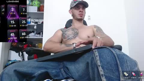 Snapshot of kenn_blake1 chatting on October 2, 11:56 pm blake online show from October 2, 11:56 pm