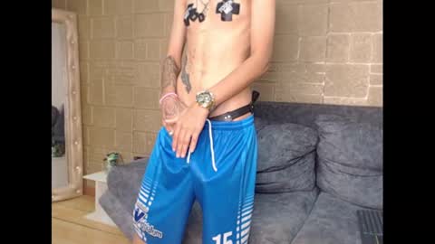 kenn_boy_ online show from January 21, 2:48 pm