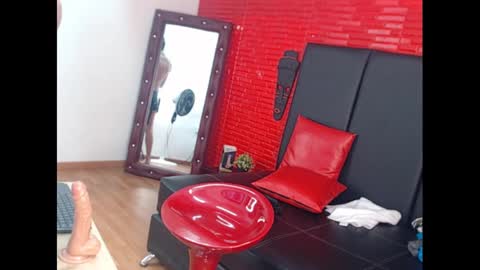 kenn_boy_ online show from February 4, 10:02 pm