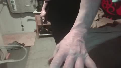 Snapshot of kenneth69h chatting on January 7, 10:22 am kenneth69h online show from January 7, 10:22 am