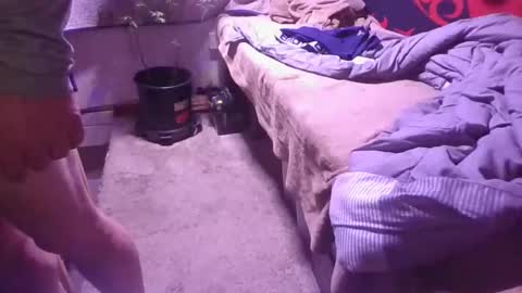 Snapshot of kenneth69h chatting on March 2, 9:31 am kenneth69h online show from March 2, 9:31 am