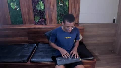 Kenny Thompson online show from February 28, 8:21 pm