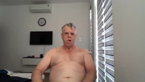 Snapshot of kent_ham chatting on February 7, 1:31 am kent_ham online show from February 7, 1:31 am