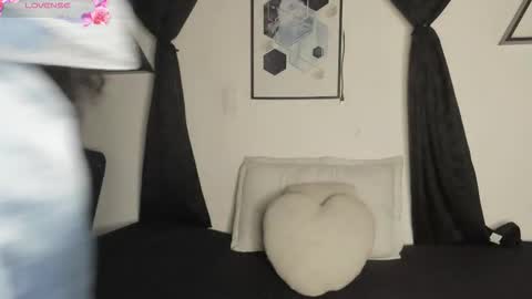 KENTHA  online show from February 24, 10:35 am