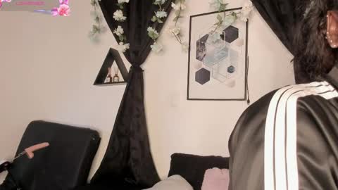 Snapshot of kentha_mitchellss chatting on April 29, 10:52 am KENTHA online show from April 29, 10:52 am