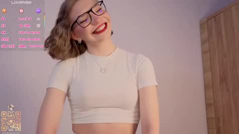 Lisa online show from March 7, 6:27 pm