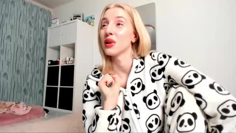 Kenzie online show from January 27, 5:14 am