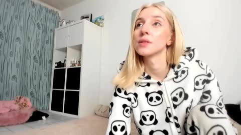 Kenzie online show from October 26, 1:50 pm