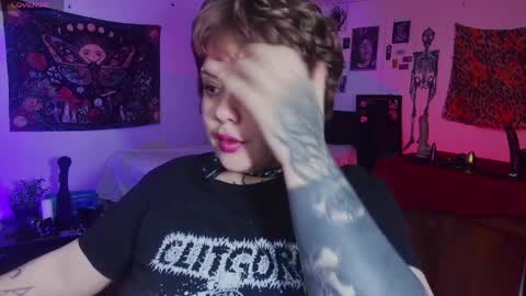 Kenzie online show from April 2, 5:16 am