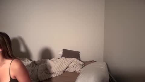 kenziesmithh online show from September 19, 7:36 pm