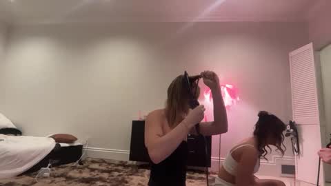 kenziesmithh online show from October 9, 5:55 pm