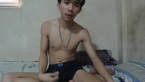 Snapshot of kenzy931455 chatting on May 22, 8:10 am kenzy931455 online show from May 22, 8:10 am