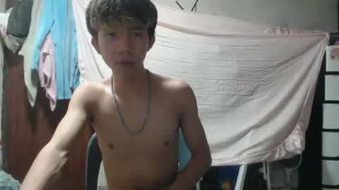 Snapshot of kenzy931455 chatting on June 6, 3:50 pm kenzy931455 online show from June 6, 3:50 pm