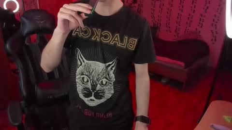 Looking for a moderator I PVT IS OPEN online show from December 15, 11:03 am