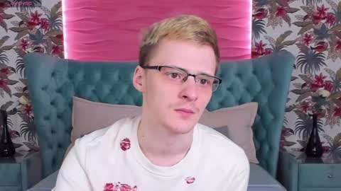 Snapshot of kerry_slay chatting on February 23, 6:45 pm Kerry online show from February 23, 6:45 pm