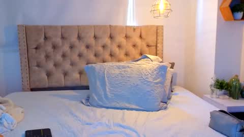 Kery Hillson online show from February 19, 2:46 pm