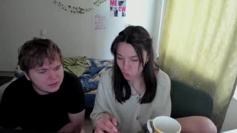 Snapshot of kesh_mne chatting on April 21, 12:22 pm kesh_mne online show from April 21, 12:22 pm