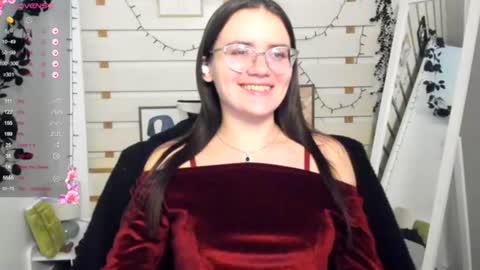 Snapshot of ketrin_pirsss chatting on December 21, 7:54 pm Ketrin online show from December 21, 7:54 pm